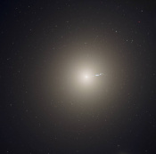 Hubble M87.jpg